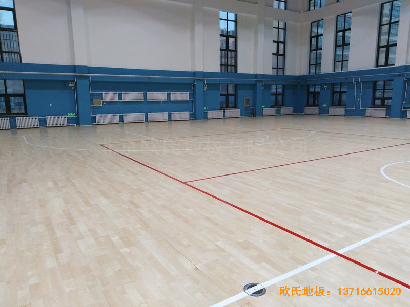 內蒙古扎蘭屯職業學院籃球館體育木地板鋪裝案例2