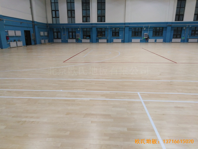 內蒙古扎蘭屯職業學院籃球館體育木地板鋪裝案例4