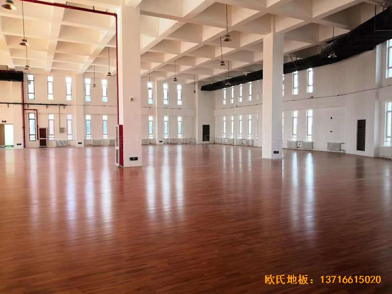 北京房山長陽小學訓練館體育木地板安裝案例1
