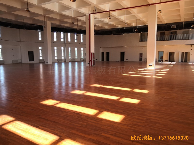 北京房山長陽小學訓練館體育木地板安裝案例2