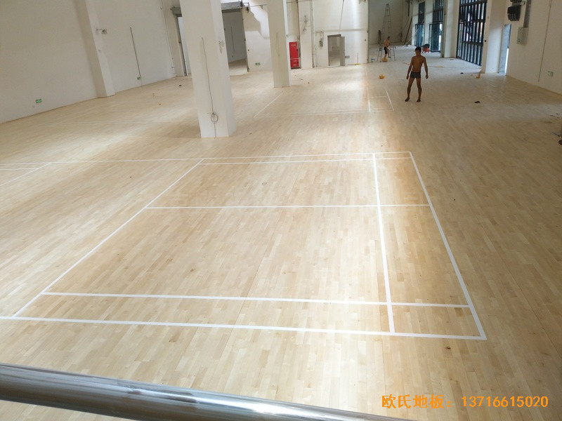 四川宜賓市臨港實驗學校體育館體育地板安裝案例5