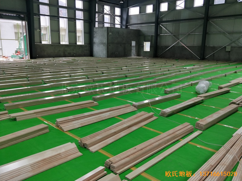 四川阿壩州馬爾康消防支隊籃球館運動地板施工案例2