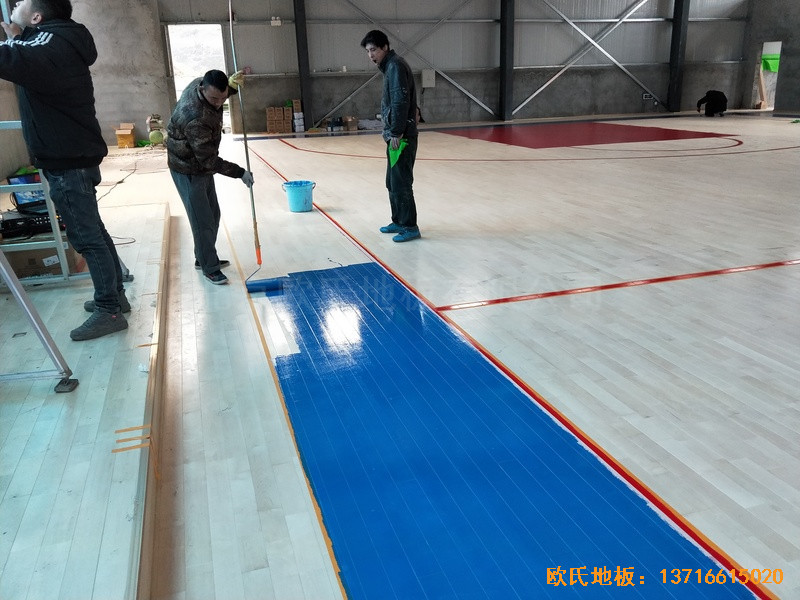 四川阿壩州馬爾康消防支隊籃球館運動地板施工案例3