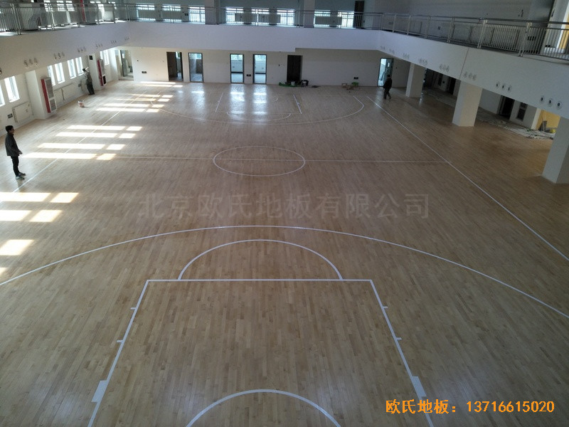 天津一號路四十八中籃球館運動木地板鋪設案例5