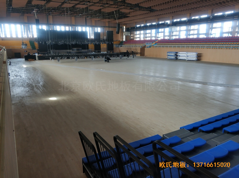寶雞職業技術學院體育館運動地板鋪設案例4