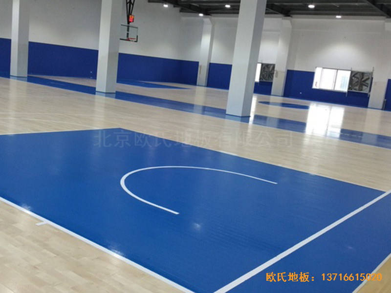 上海虹梅南路2599鑫空藍球館運動地板施工案例4