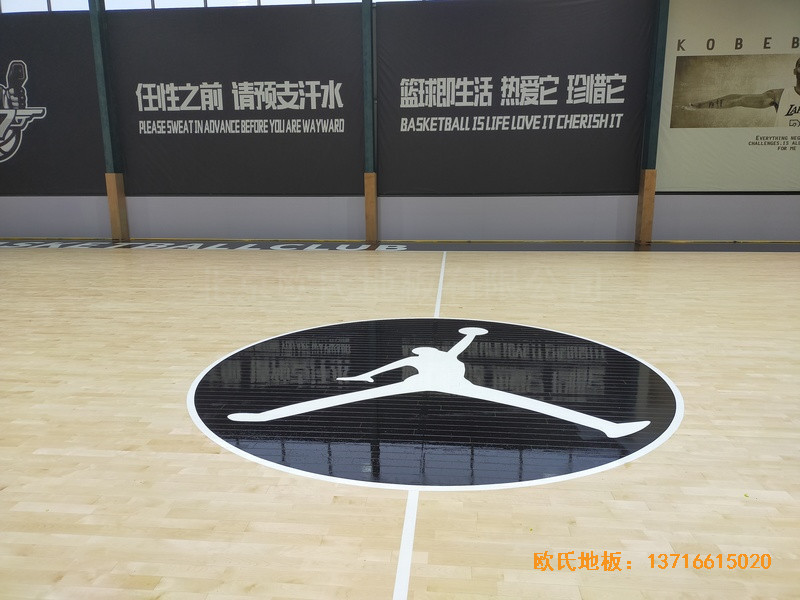 山東北環路平安行駕校籃球館體育木地板施工案例4