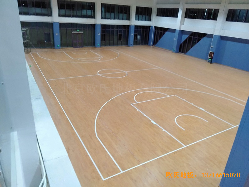 山東實驗二小青島分校籃球館運動木地板施工案例4