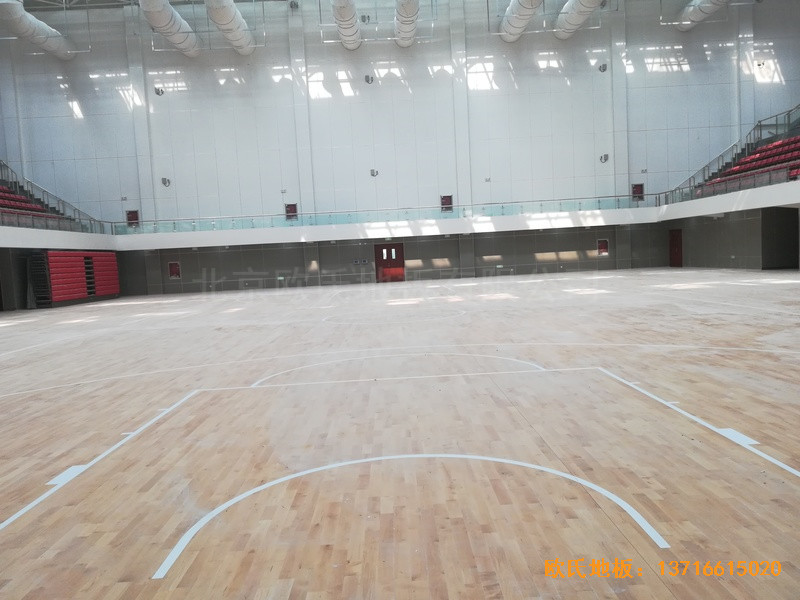 山東濟南長清山東管理學院籃球館運動地板鋪裝案例3