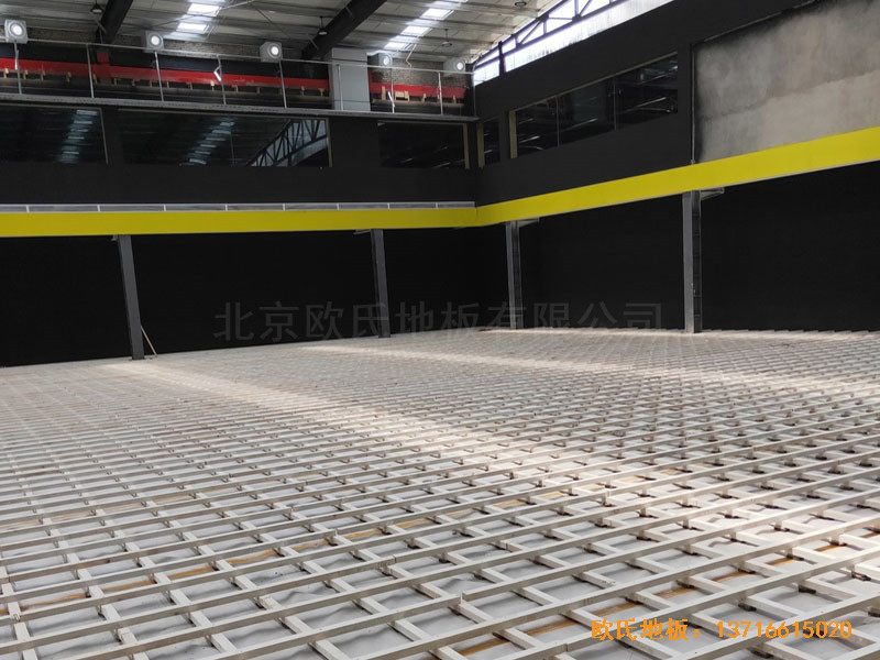 南陽驕陽體育籃球俱樂部運動地板施工案例