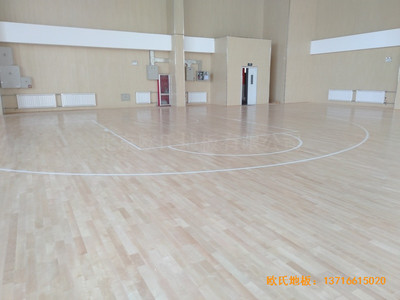山東濟南雪山小學籃球館運動木地板鋪裝案例
