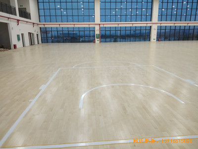 廣西高新開發區五菱小區體育館體育木地板鋪裝案例