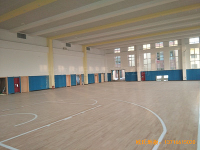 山東李滄徐水路小學籃球館體育地板施工案例