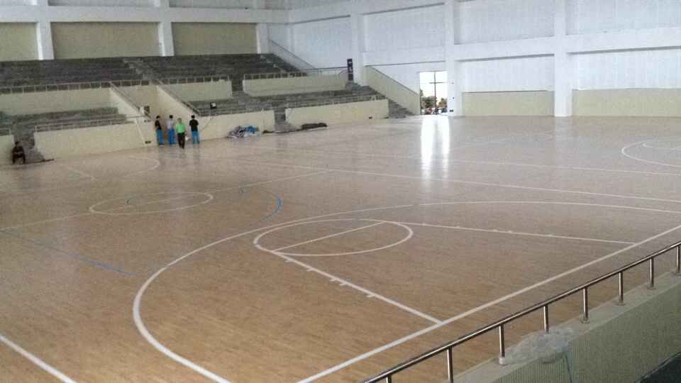 實木運動地板如何做面漆
