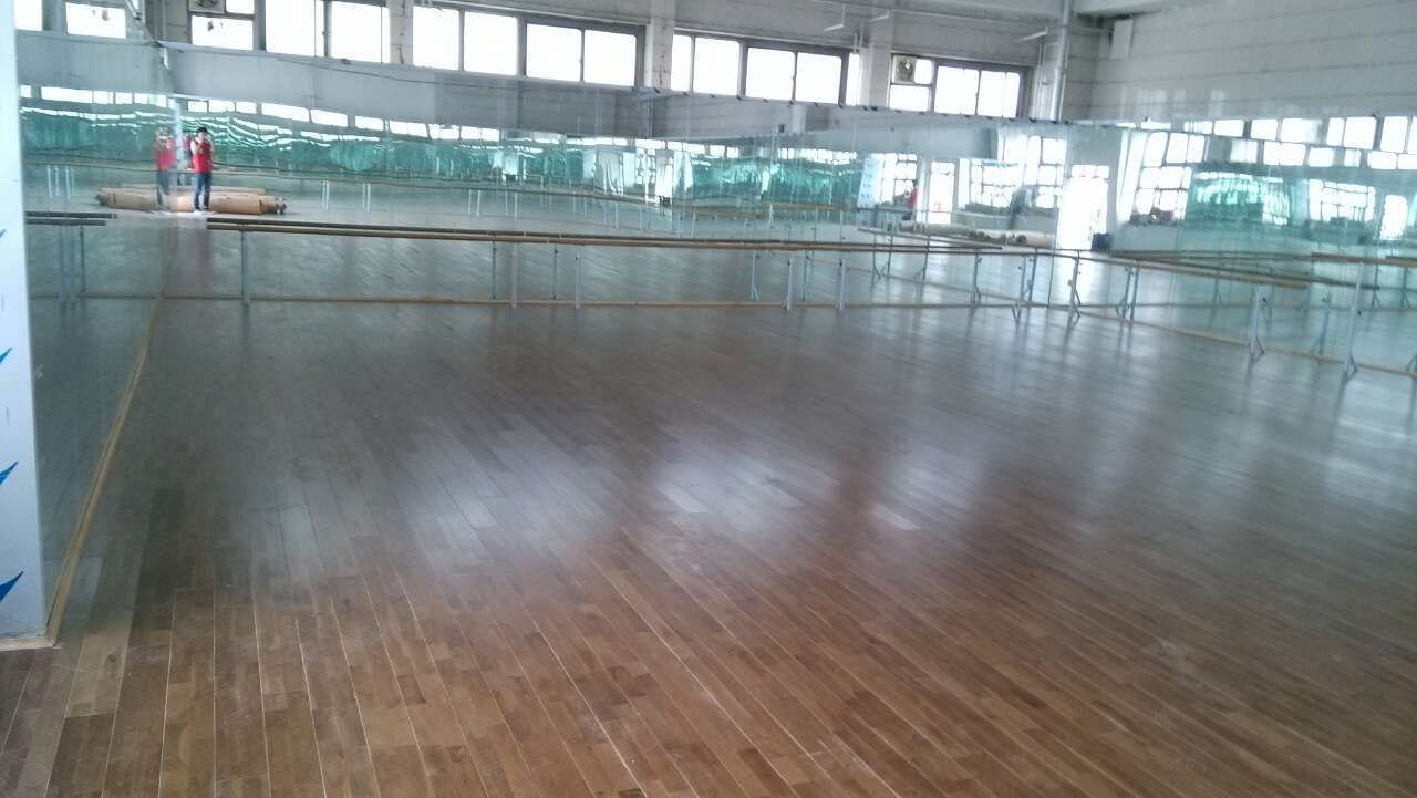 指接運動地板特點