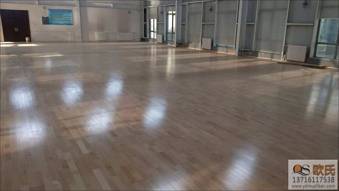 運動地板常見的幾種受潮方式