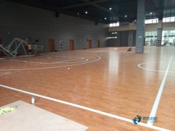 45度斜鋪龍骨體育場地地板安裝公司