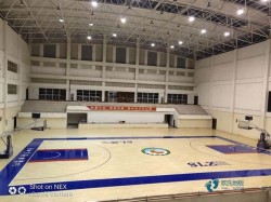 大學籃球館木地板