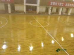籃球場地木地板品牌